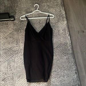 Lulu's Black V-Neck Spaghetti Strap Knee-Length Dress